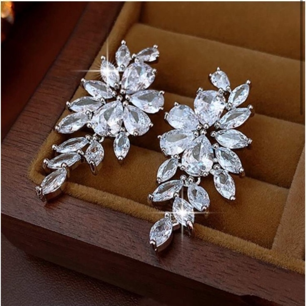 Diamond Marquise Earrings - Picture 5 of 5